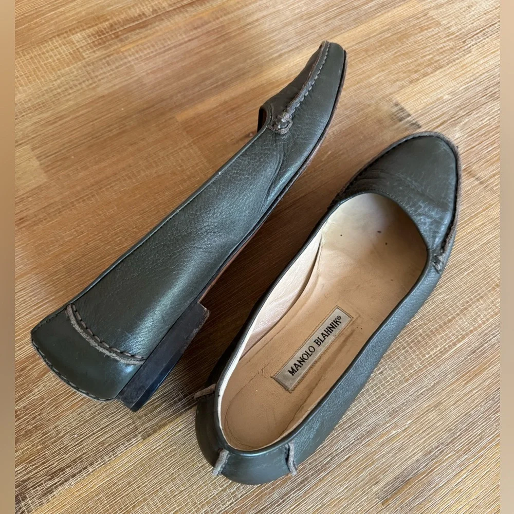 Manolo Blahnik leather flats loafers shoes